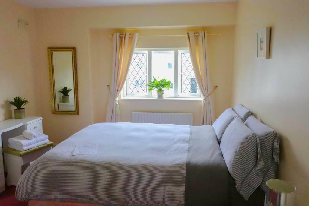 Strandhill Home, One Minute From The Beach And Pubs Екстериор снимка
