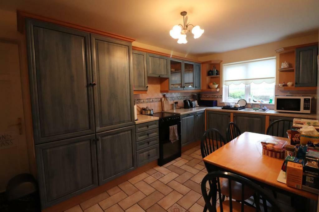 Strandhill Home, One Minute From The Beach And Pubs Екстериор снимка